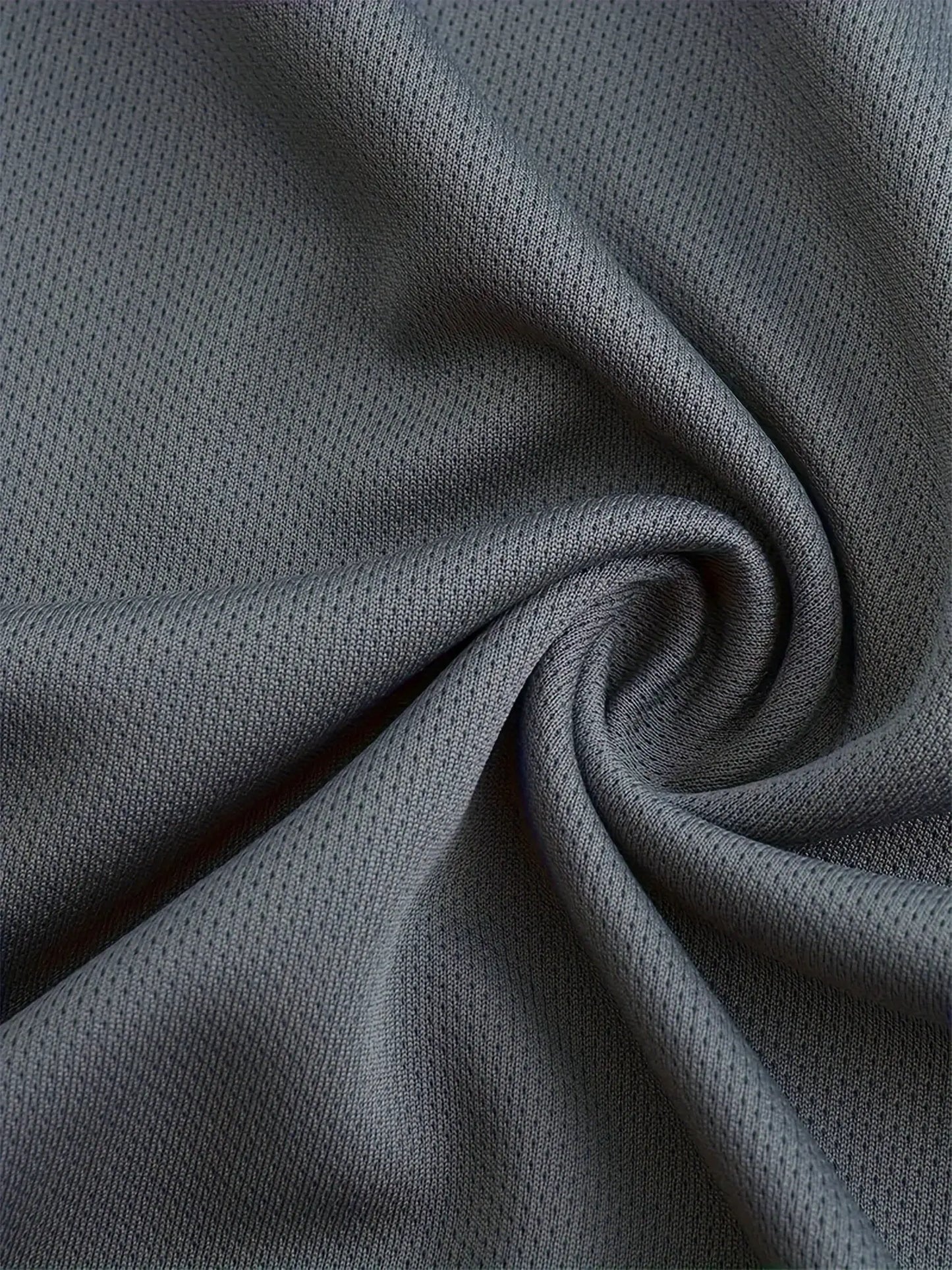 Packen Sie 6 schnelltrocknende Sport-T-Shirts mit reflektierenden Streifen.