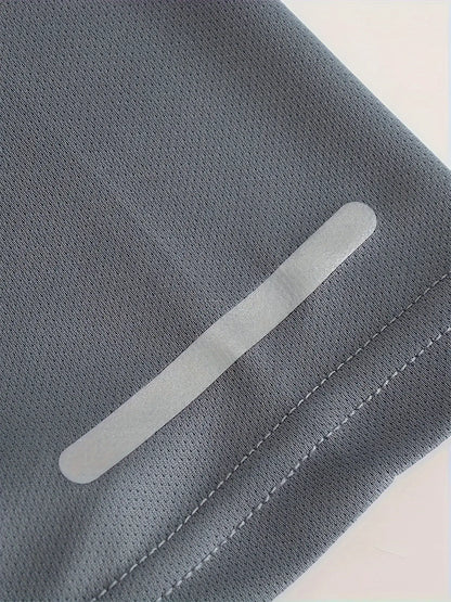 Packen Sie 6 schnelltrocknende Sport-T-Shirts mit reflektierenden Streifen.